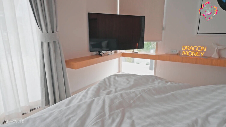 Отодрал горячую врачиху на обходе в частной клинике