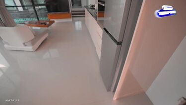 Молоденькая брюнетка Лили Кьюти трахается со сводным братом на вилле в Тае