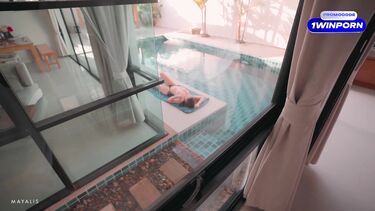 Молоденькая брюнетка Лили Кьюти трахается со сводным братом на вилле в Тае