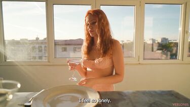 Футджоб: Рыжая сводная сестра в белых чулках сосет и чпокается на балконе с братом