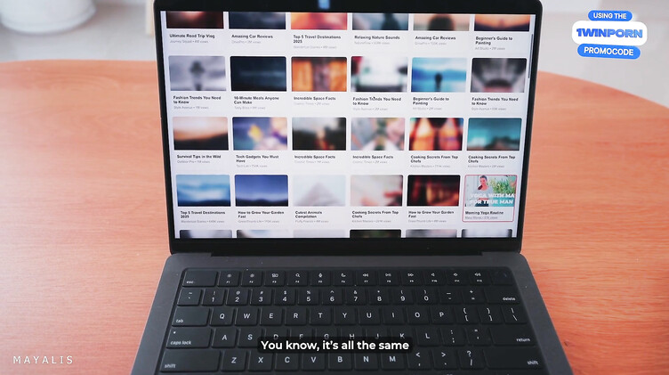 Инструктор по йоге вышла из экрана ноутбука и трахнула русского парня дрочуна