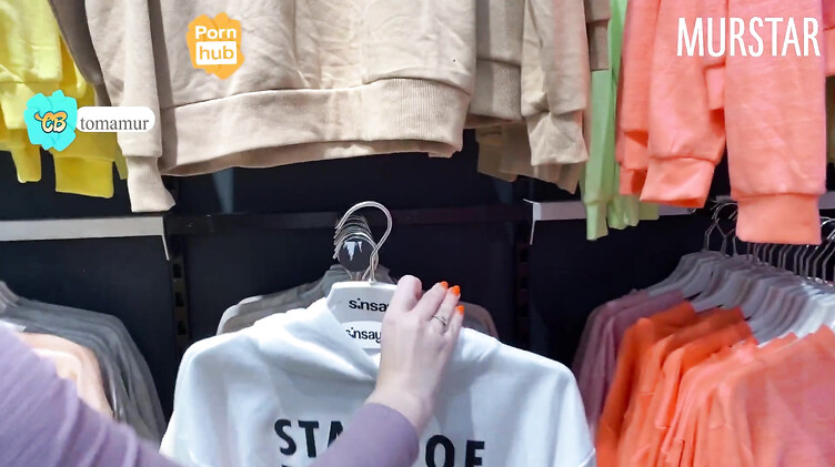 Резво пососала и глотнула сперму в примерочной Синсея