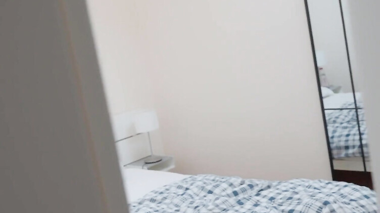 Отлизал пизду и анус маме друга и кончил внутрь