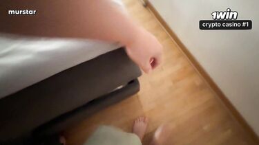 Пасынок выебал раком застрявшую под кроватью мачеху