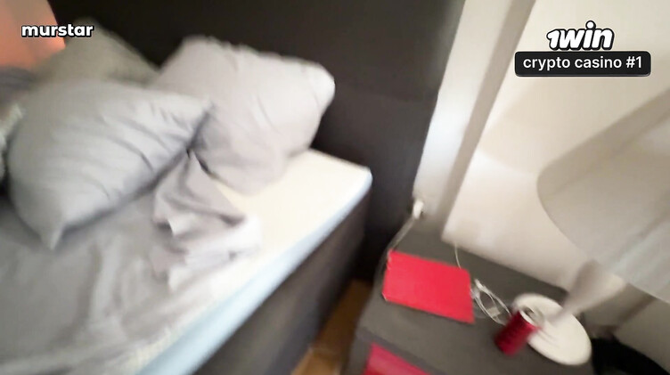 Пасынок выебал раком застрявшую под кроватью мачеху