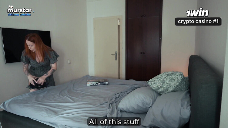 Пасынок выебал раком застрявшую под кроватью мачеху