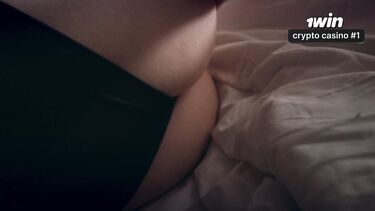 Мать в шоке! Пасынок тихо поимел мачеху и кончил на лицо