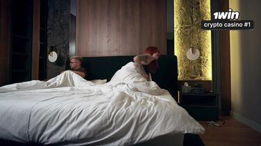 Мать в шоке! Пасынок тихо поимел мачеху и кончил на лицо