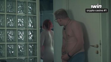 В отеле: Отлизал и трахнул мачеху в номере отеля с двуспальной кроватью