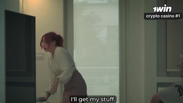 Отлизал и трахнул мачеху в номере отеля с двуспальной кроватью