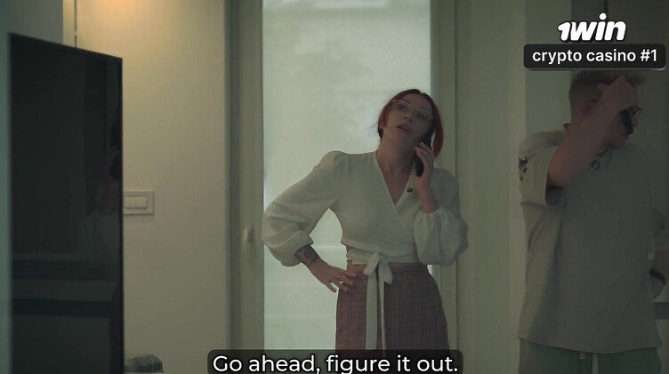 Отлизал и трахнул мачеху в номере отеля с двуспальной кроватью