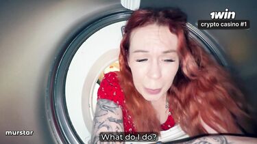 Пасынок трахнул раком застрявшую в стиралке рыжую русскую мачеху