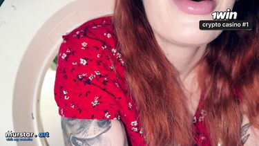 Пасынок трахнул раком застрявшую в стиралке рыжую русскую мачеху