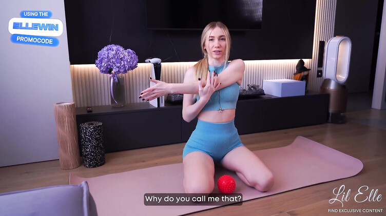 У пасынка вывался член из шорт во время йоги с мачехой