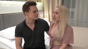 Трах с парнем с большим членом для влога Беллы Мур