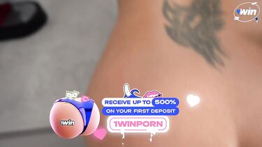 Горничная за деньги убирается голышом и трахается с работодателем