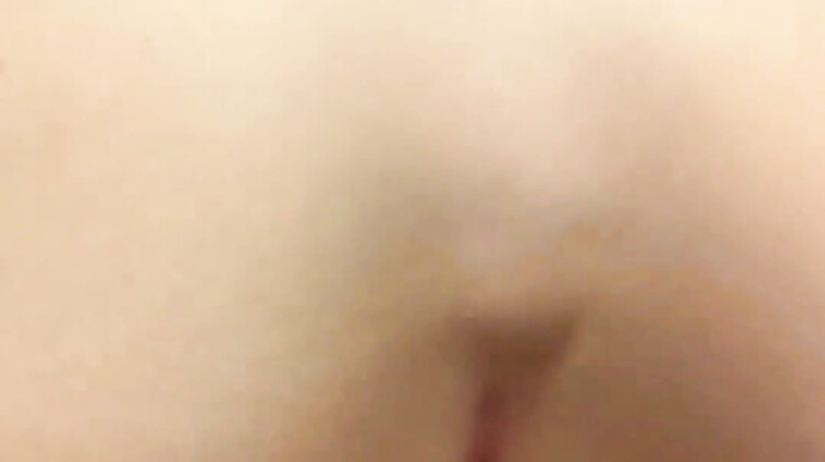 Русская сосет и трахается в туалете самолета