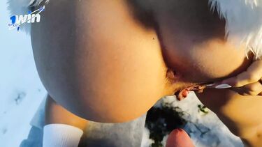 Музыкальный порно клип с трахающейся в лесу русской Снегурочкой