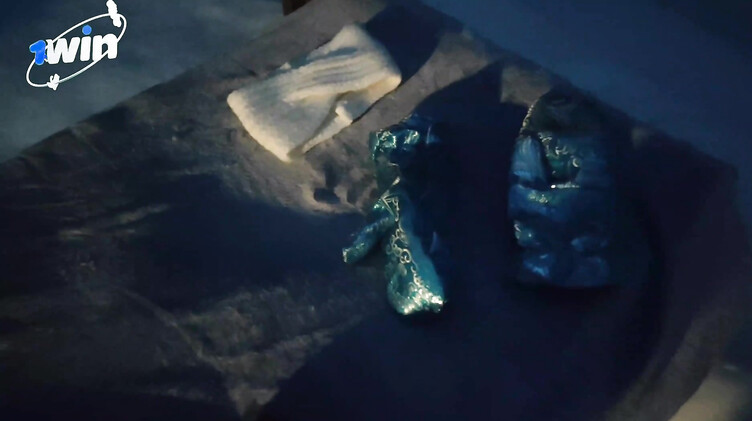 Музыкальный порно клип с трахающейся в лесу русской Снегурочкой