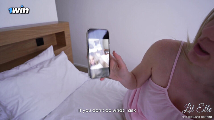 Игра с киской сводной сестры закончилась инцест сексом с кремпаем