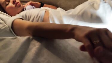 Продюсер трахает замужнюю незнакомку в купе поезда