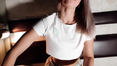 Продюсер трахает замужнюю незнакомку в купе поезда