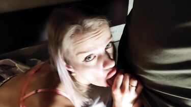 Продюсер трахает замужнюю незнакомку в купе поезда