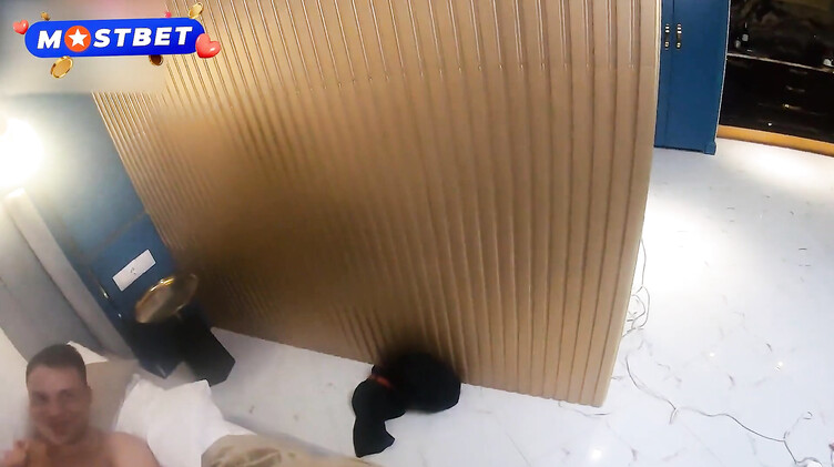 Первые съемки в любительском порно белокурой русской старлетки Людмилы Рэй