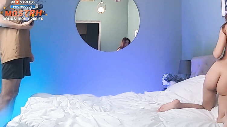 Бэкстейдж анальной групповухи с четырьмя хуями