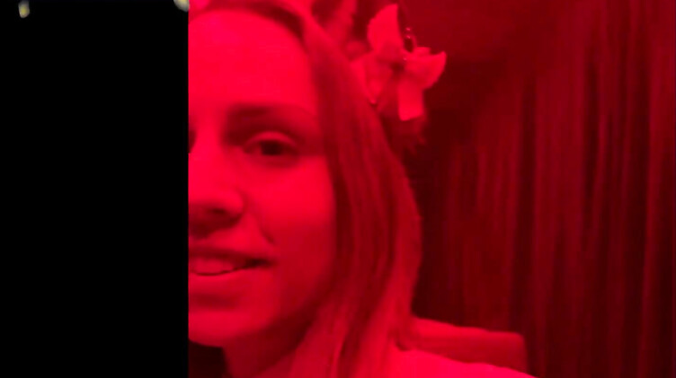 Дал на клык и трахнул в ночном клубе стриптизершу