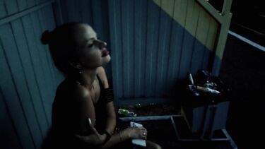 На улице: Трах на перроне с незнакомкой в ожидании поезда