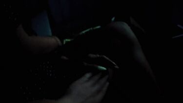 Трах на перроне с незнакомкой в ожидании поезда