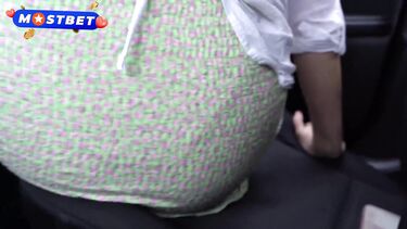 NASHIDNI: Незнакомка сосет пикаперу в машине и трахается дома