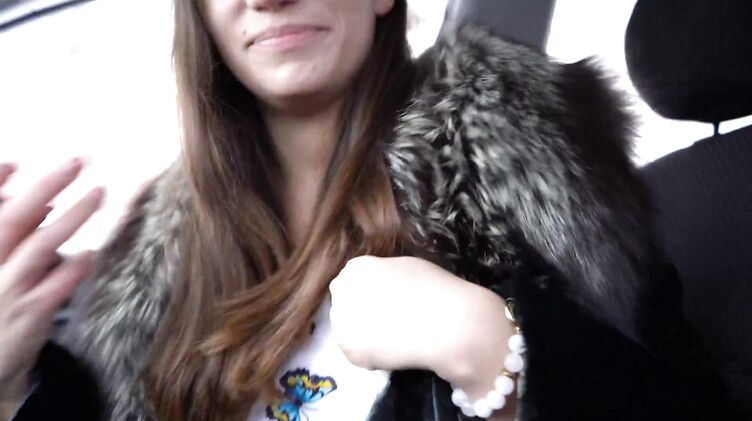 Elise Moon: Снял телку на улице и выебал ее дома после минета в тачке