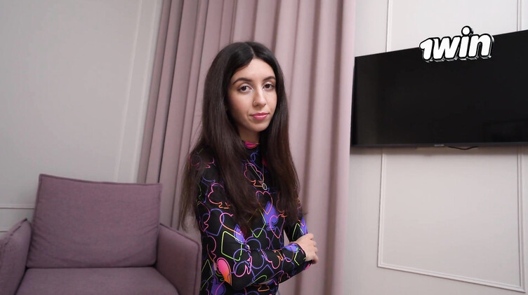 Мужик уломал лучшего друга вместе трахнуть его худую жену Katty West