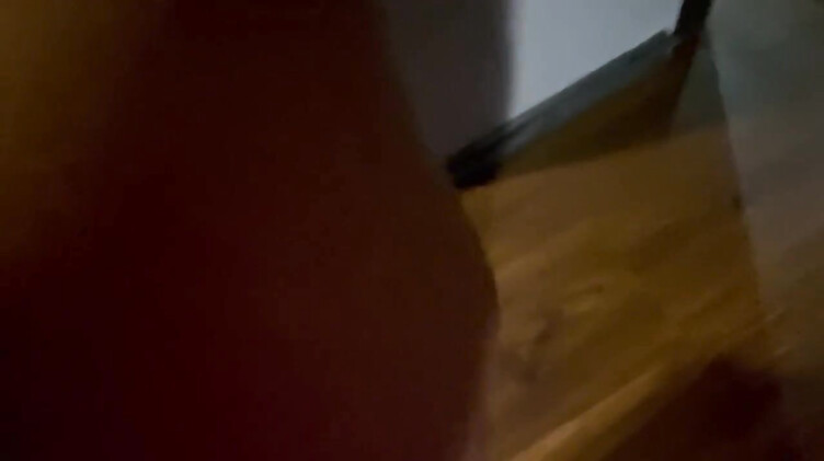 Обоссаная рабыня Моника Фокс сквиртит после жесткой порки