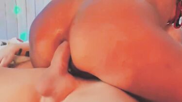 Двойной анал на новогодней вечеринке с Моникой