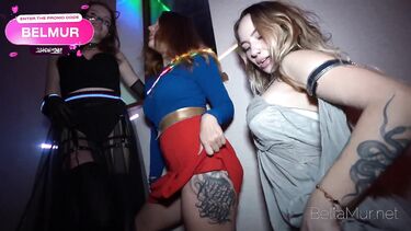 Парень оттрахал трех девок на Хэллоуинской вписке