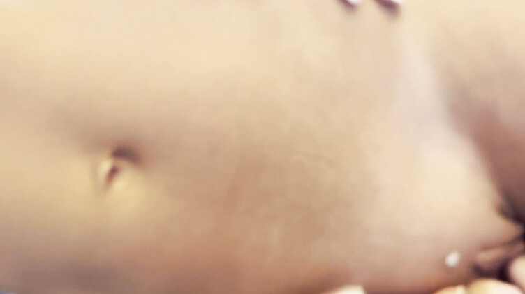 Моника Фокс потекла от пальца в попе и была выебана