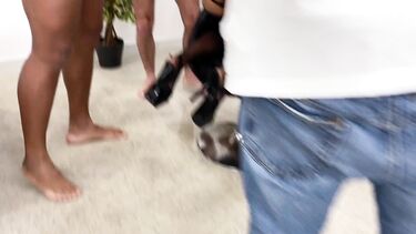 Бэкстейдж ганг банг оргии с золотым дождем и выпавшим очком Моники Фокс