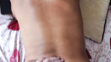 Зрелая жена друга соблазнила молодого парня на секс