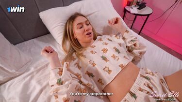 Сколько можно дрочить? Трахни уже сестру и кончи внутрь!