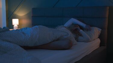 Любовница посреди ночи пришла на поебушки с женатым мужиком