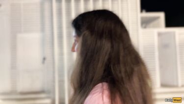 На стуле: Блогер снял и выебал брюнетку в день знакомства