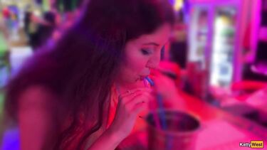 Анальная дыра: Снял на панели анальную шлюху и кончил в жопу