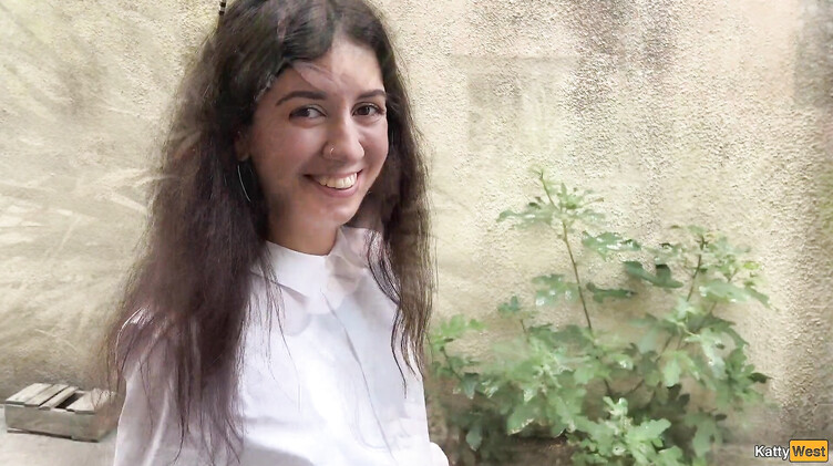 Кэтти Вест поехала с незнакомцем в горы и поебалась там