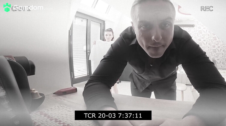 Поймал жену на измене с тренером и поделил неверную с любовником