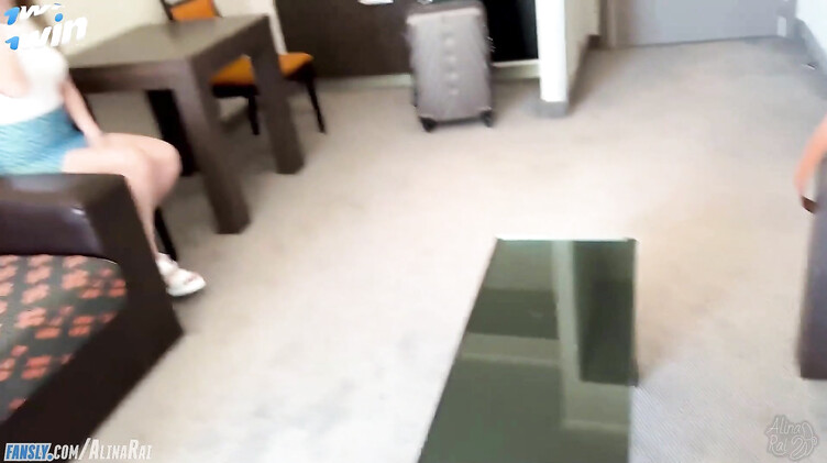 Отец не поехал на отдых и пропустил инцест сына с мачехой