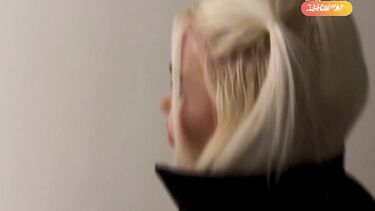 Трахнул скаммершу, которая пыталась втюхать успешный курс