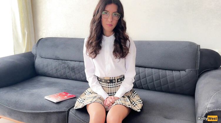 Логопед трахает молодую студентку в попку и кончает на лицо